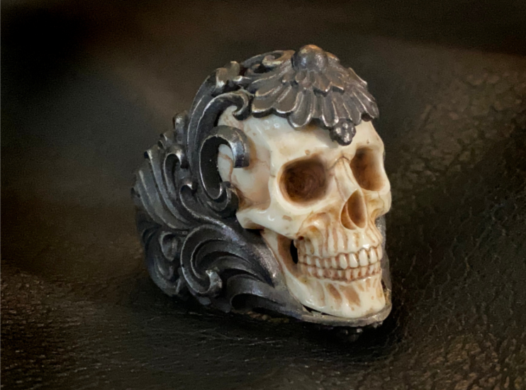 Skull ring sale deals