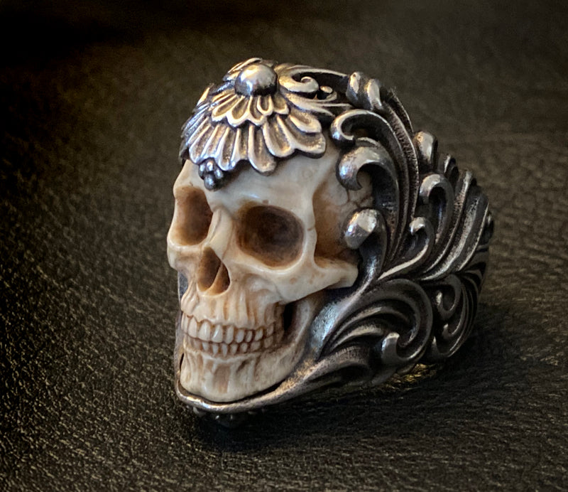 Mortis Fleur de Lis Half Jaw Skull Ring – Mortis Ores